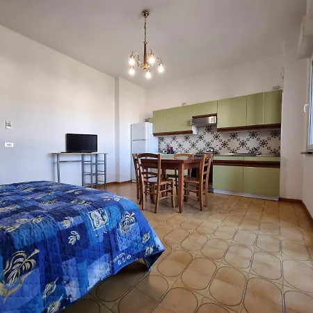 Holiday home Bbking Mimosa Casa Vacanze